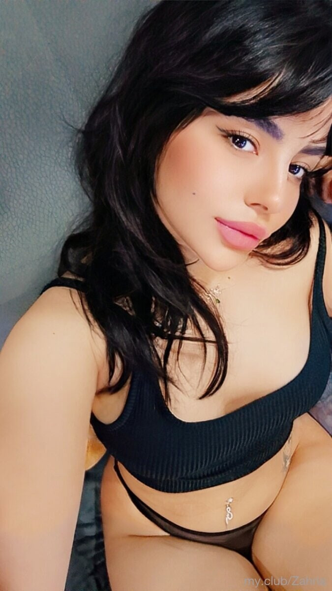 Zara Yüce Free Photos #31