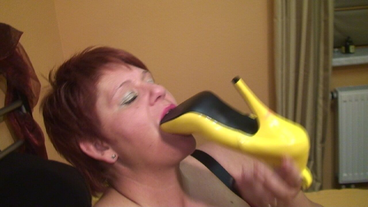 Yellow high heels into my hot hole #5