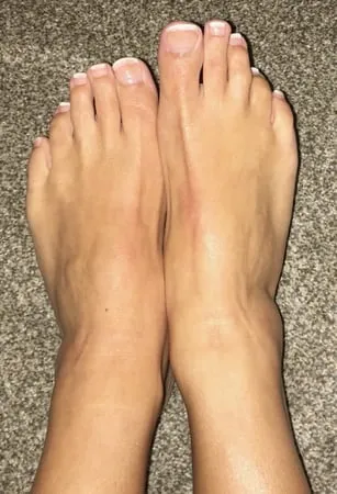 some feet pics for all you foot guys out there         