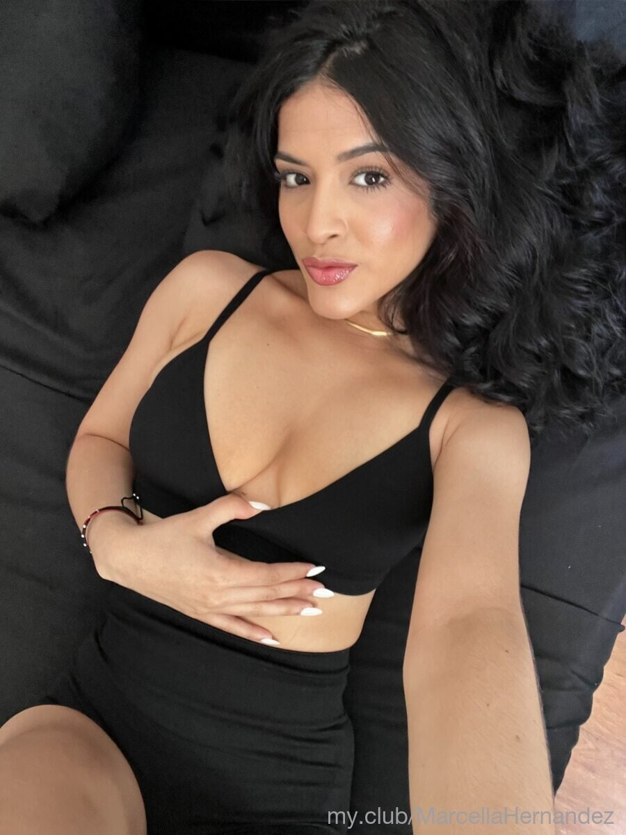Marcella Hndz🖤🌸 Free Photos #8