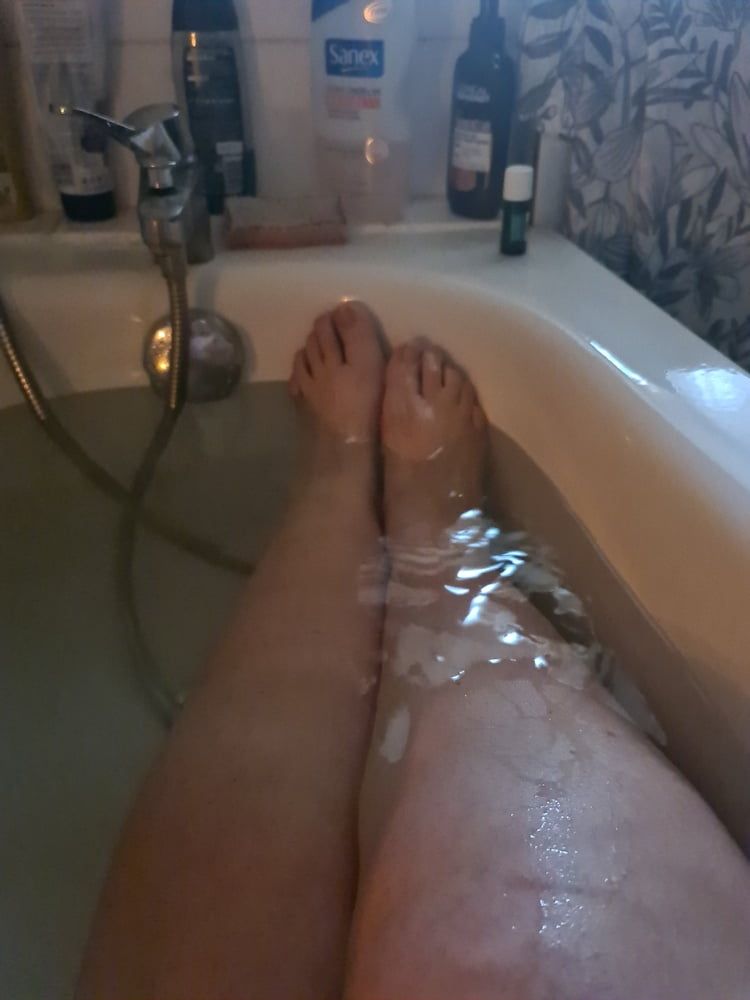 SBBW valerie  in her bath  #2