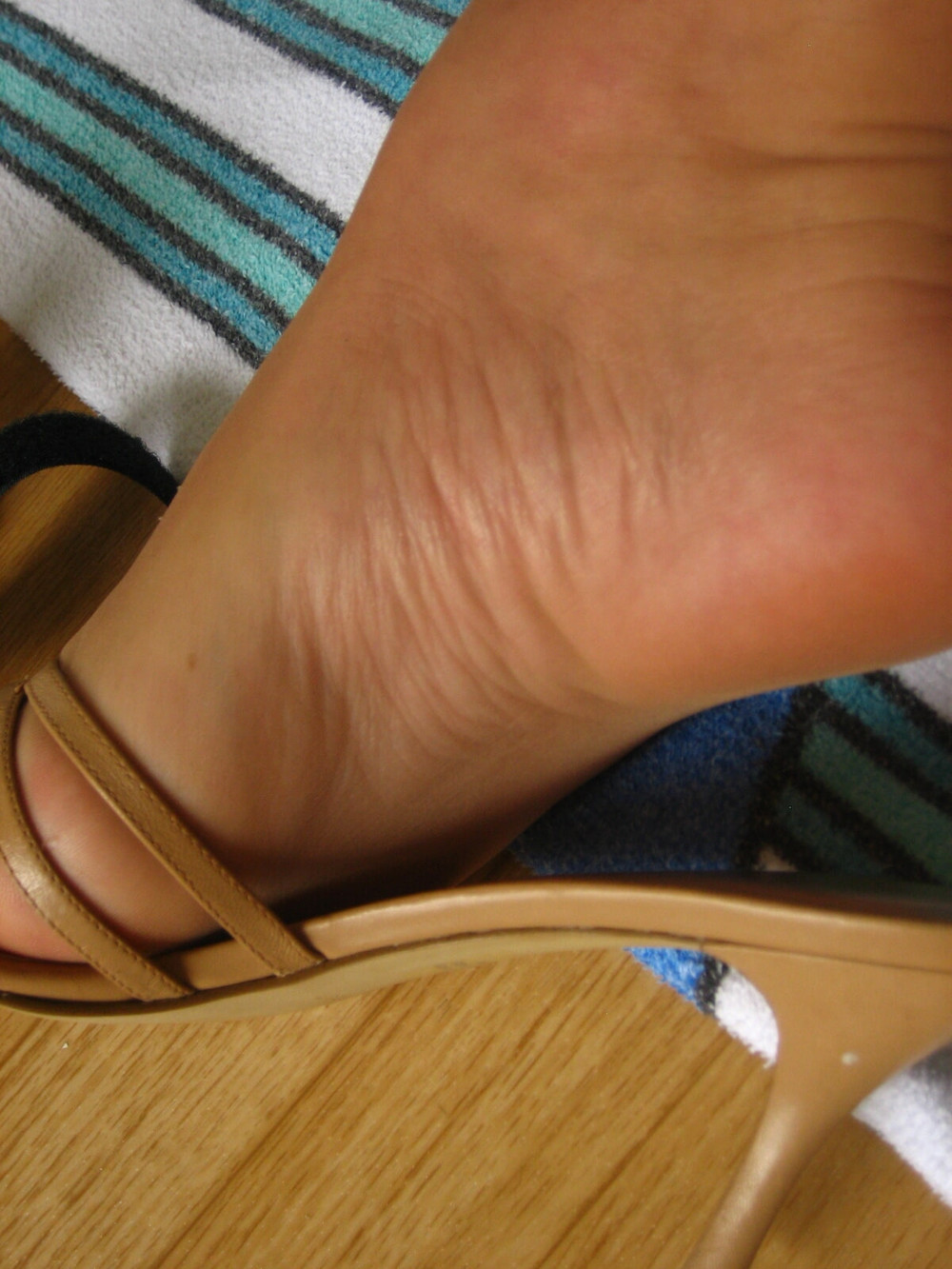 Random Male Feet Pics Barefoot and in Nylons #31