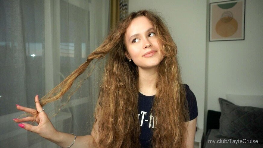 Kira Free Photos #18