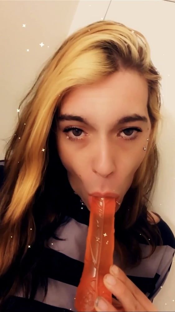 She Loves To Give Blowjobs
