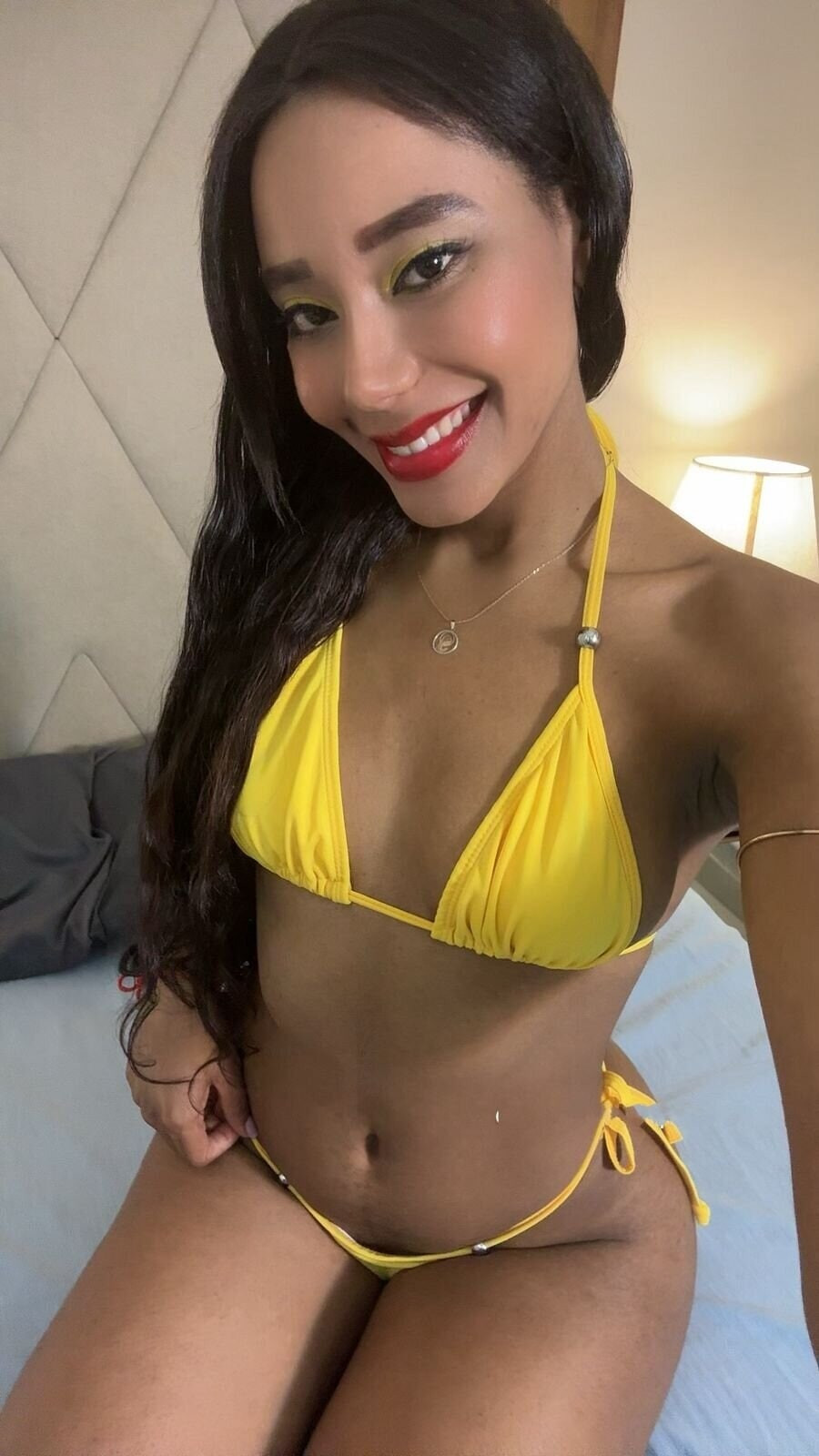 Vivi Moon Free Photos #3