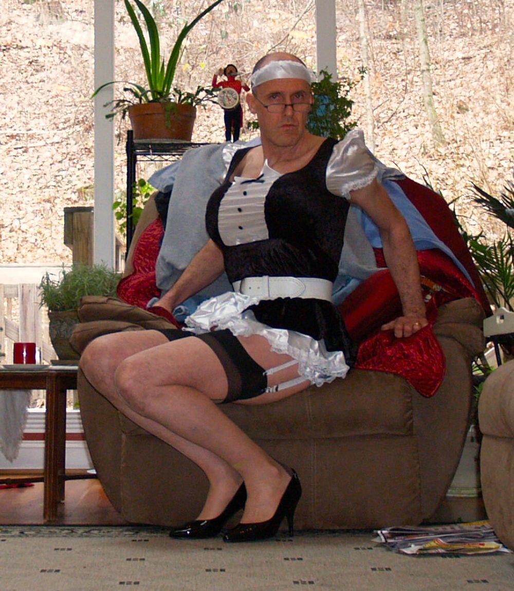 20090103 living room maid #16