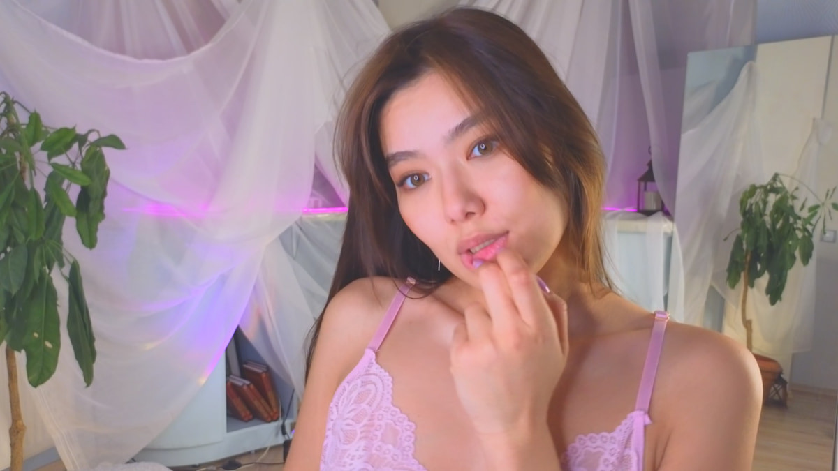 Free Naomi Photos #23