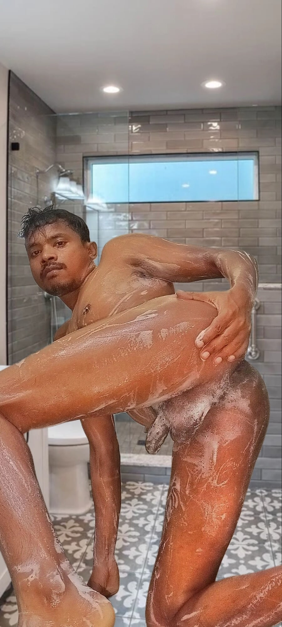 Naked Body cleaning 
