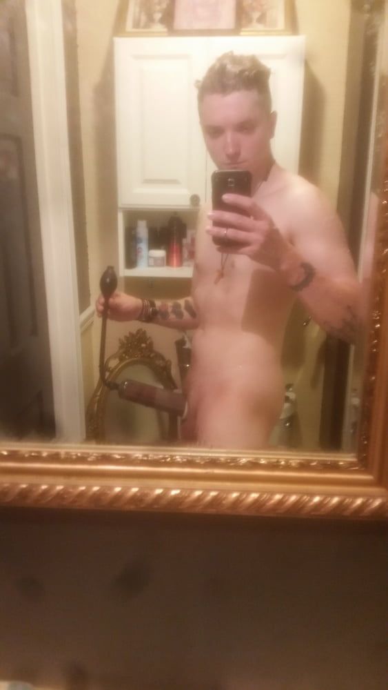 Cock pumping and dick stretching 