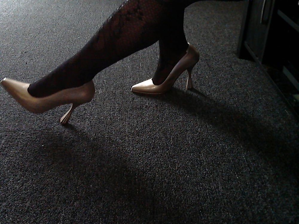 Gold Pumps #10