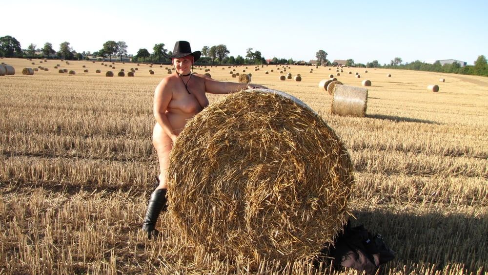 Completely naked in a corn field ... #18