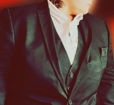 แดดดี้ในชุดสูท