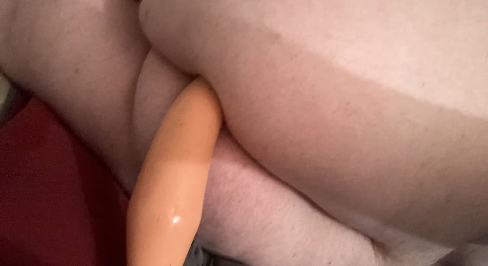 Using huge 18 inch dildo