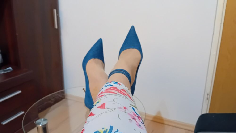 Crossdresser In Sexy Blue Jeans Pointed Toe High Heels #8