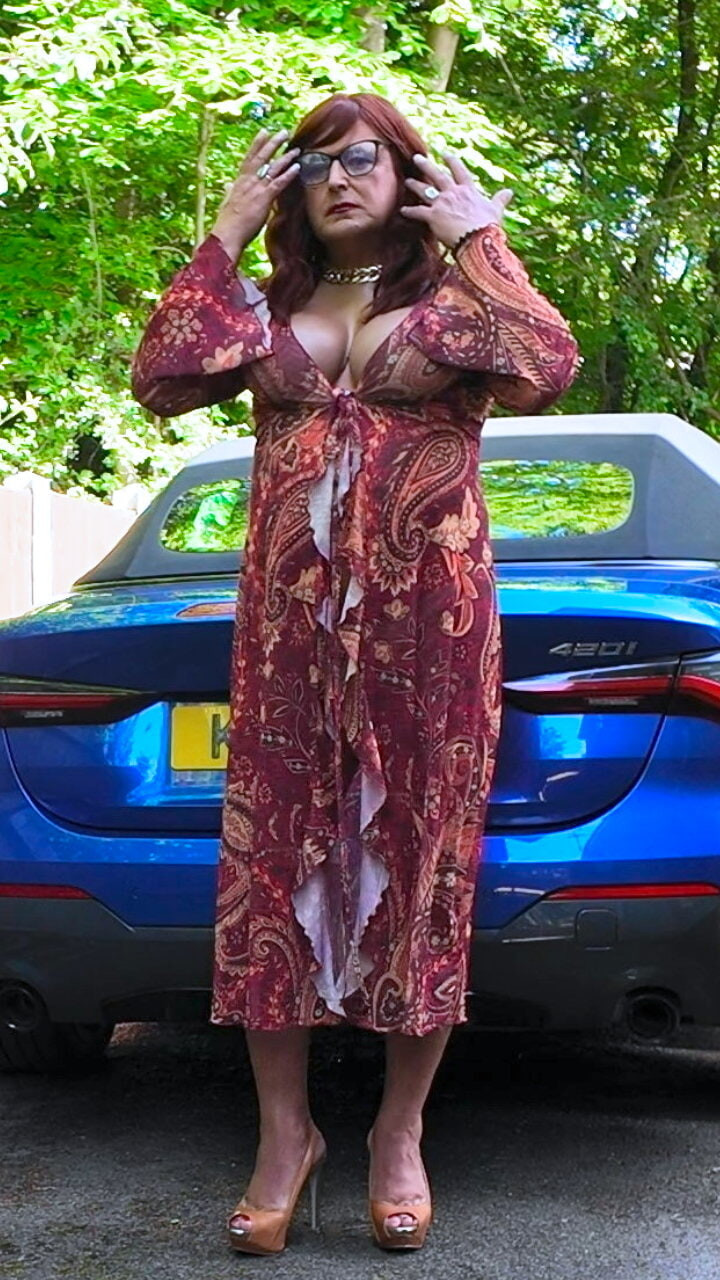 Crossdresser kellycd2022 in sexy nylon outfit and heels 