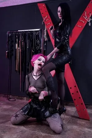 dominatrix nika and her slave         