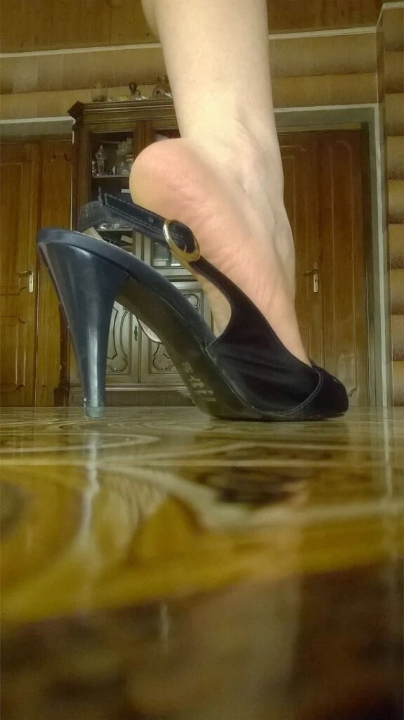 Sexy high heels and feet 💖 #5