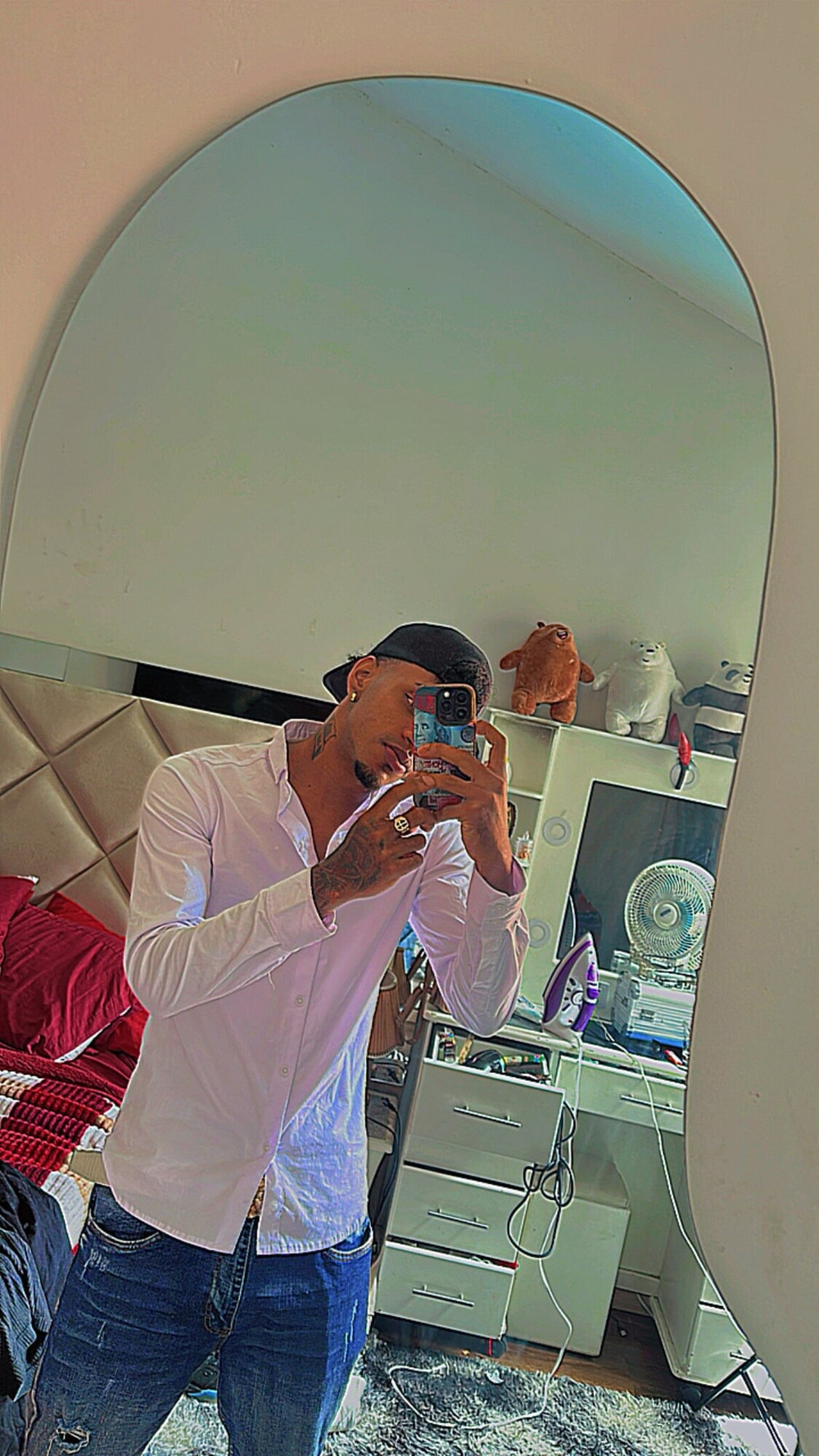 Aaron Cruz Free Photos #3