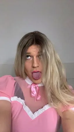 sissy vallicxte in pink         