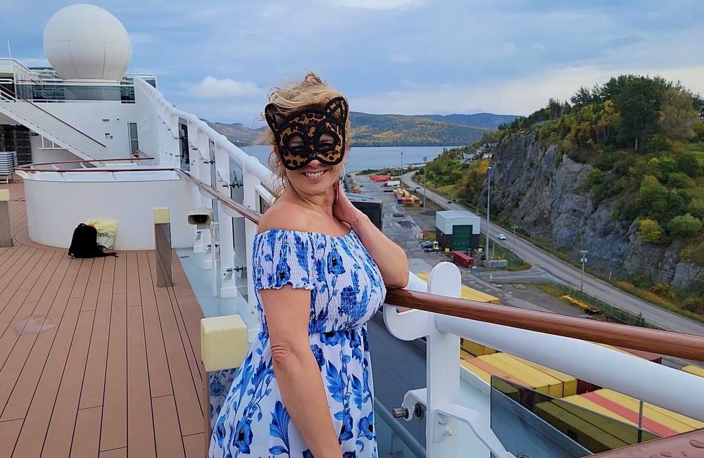 Swinger Big Tit MILF Wife Sucks Fucks and Jerks Big Cock #25