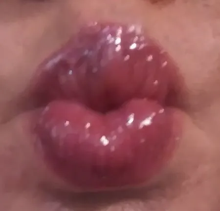 juicy lips         