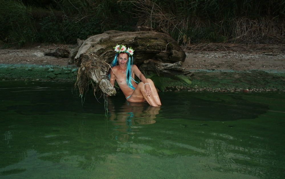 In the evening On the river with a turquoise shawl #24