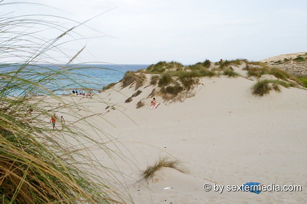 Mlif Muschi nackt am Strand in Mesquida #7