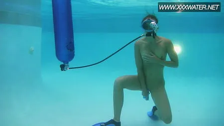 minnie manga blue dildo fun underwatershow         