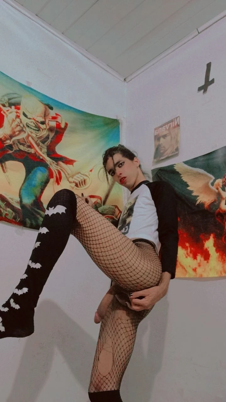 Fodendo bunda linda da puta traveca nua de sobretudo  #25