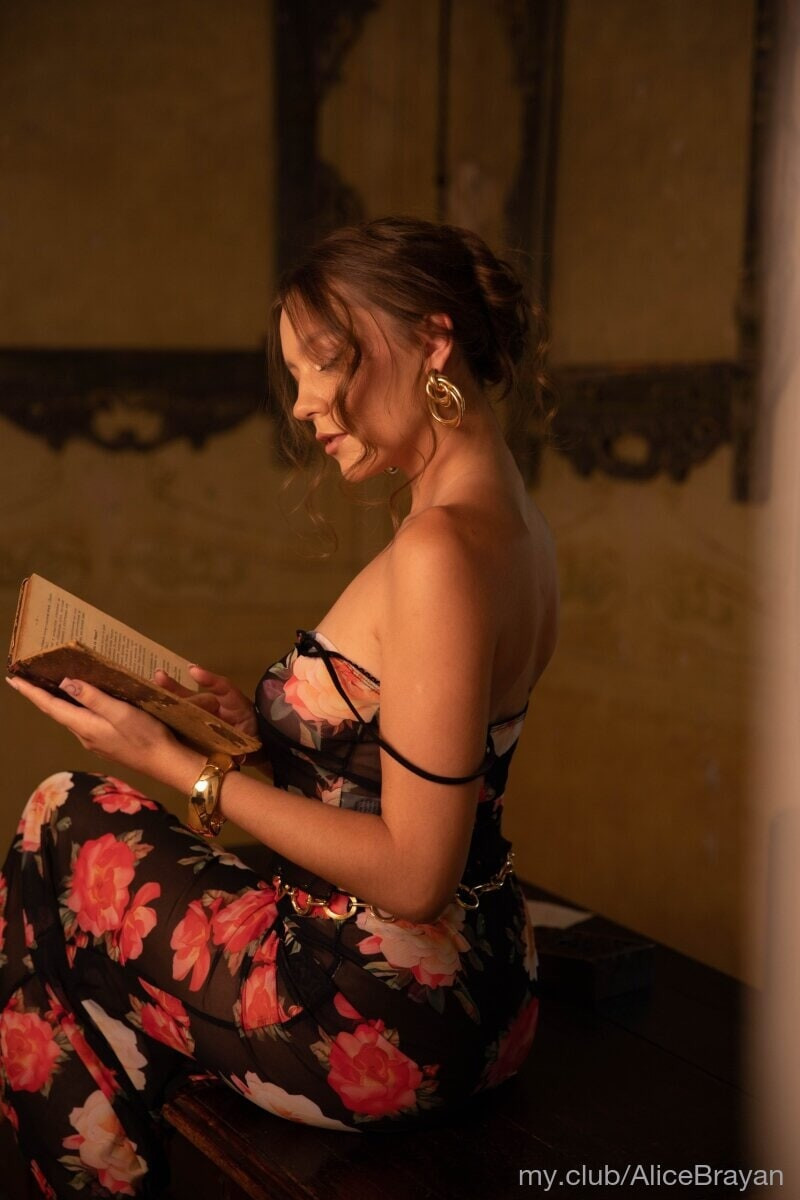 Alice ✨ Free Photos #5