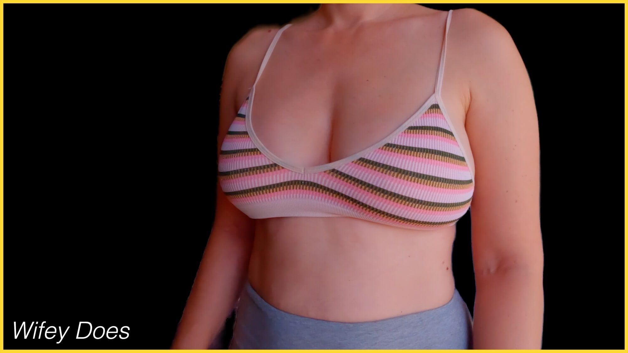 Wife stuns in printed bra #5