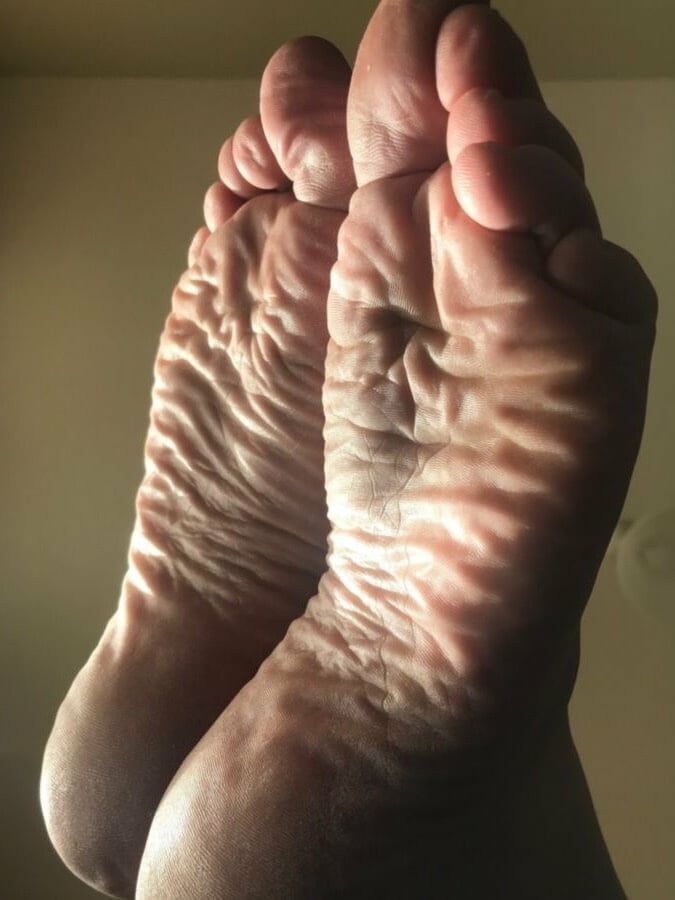 My feet, soles and butthole ready for use #39