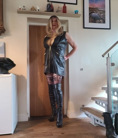 Sissy slut in leather