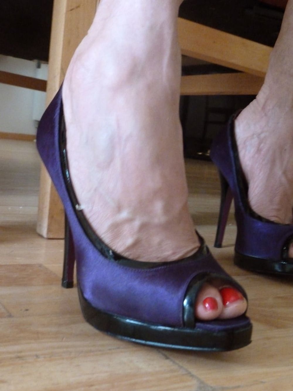 showing her purple Buffalo Peeptoes #7