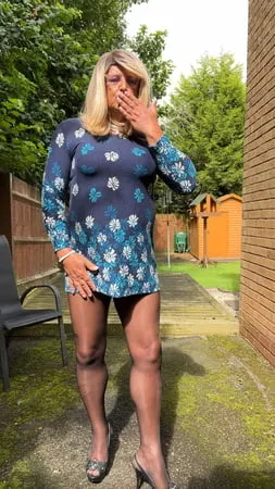 amateur crossdresser kellycd     in blue dress and heels         