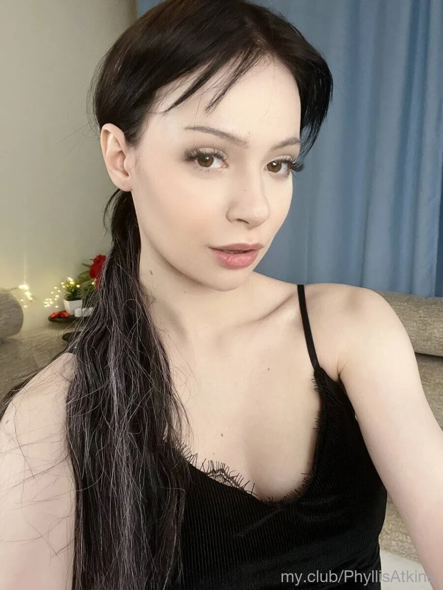 Alice Free Photos #4