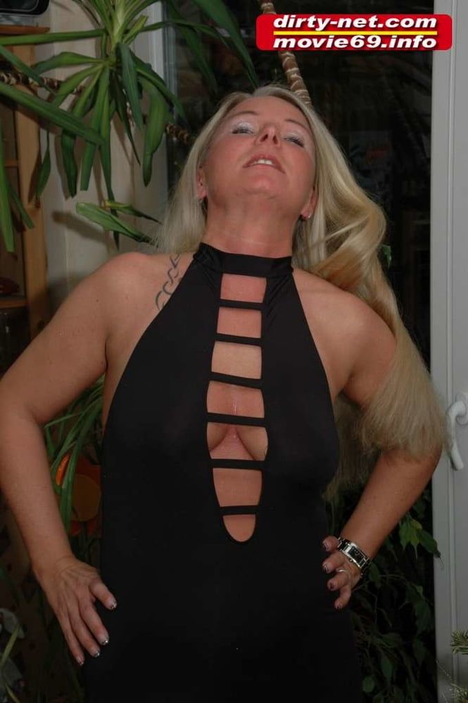 Some private pics from blonde MILF Rosella #5
