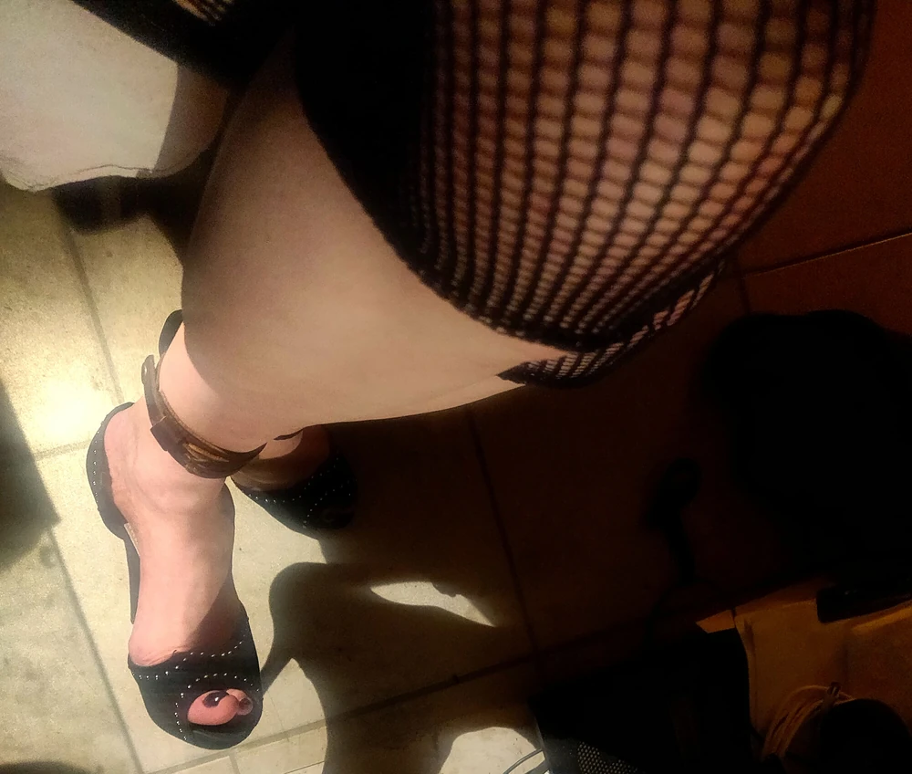 long sexy Legs and nice Feet #3