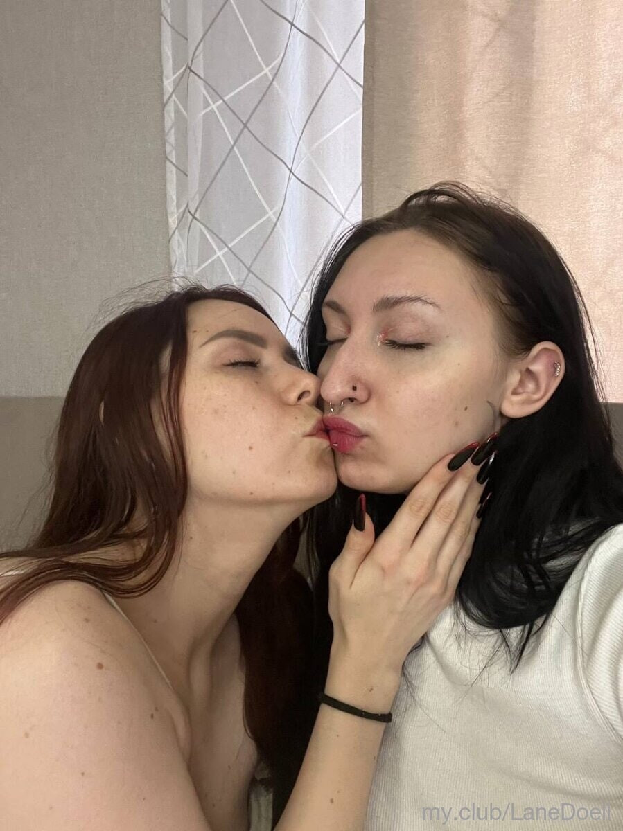 Hild ​​and ​​Blair Free Photos #53