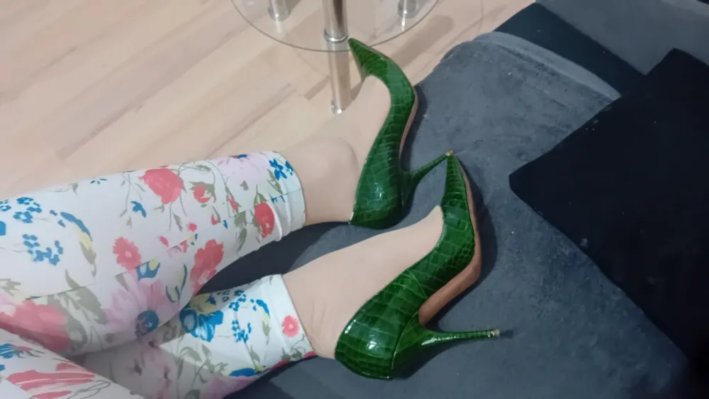 Crossdresser In Sexy Green Casadei Pointed Toe High Heels #20