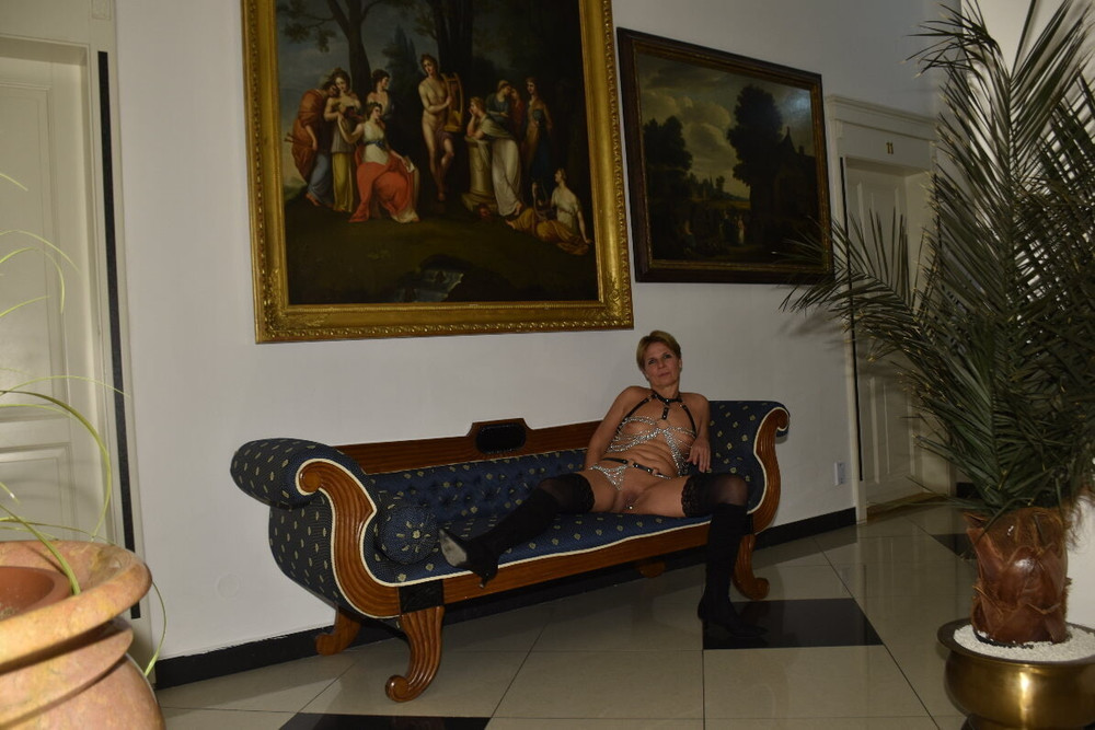 Silke in the hotel hallway #4