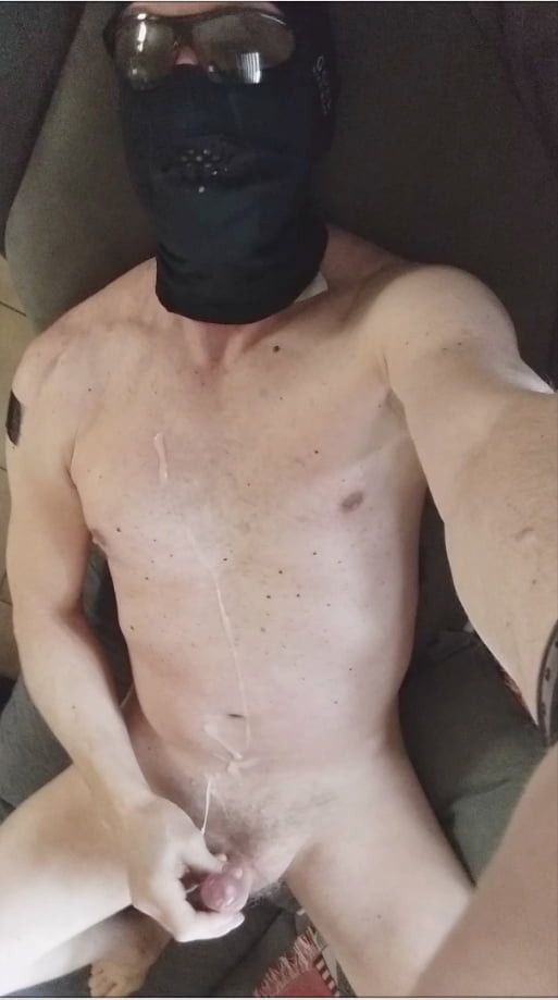 masked exhbitionist jerking great flying belly cumshot #15