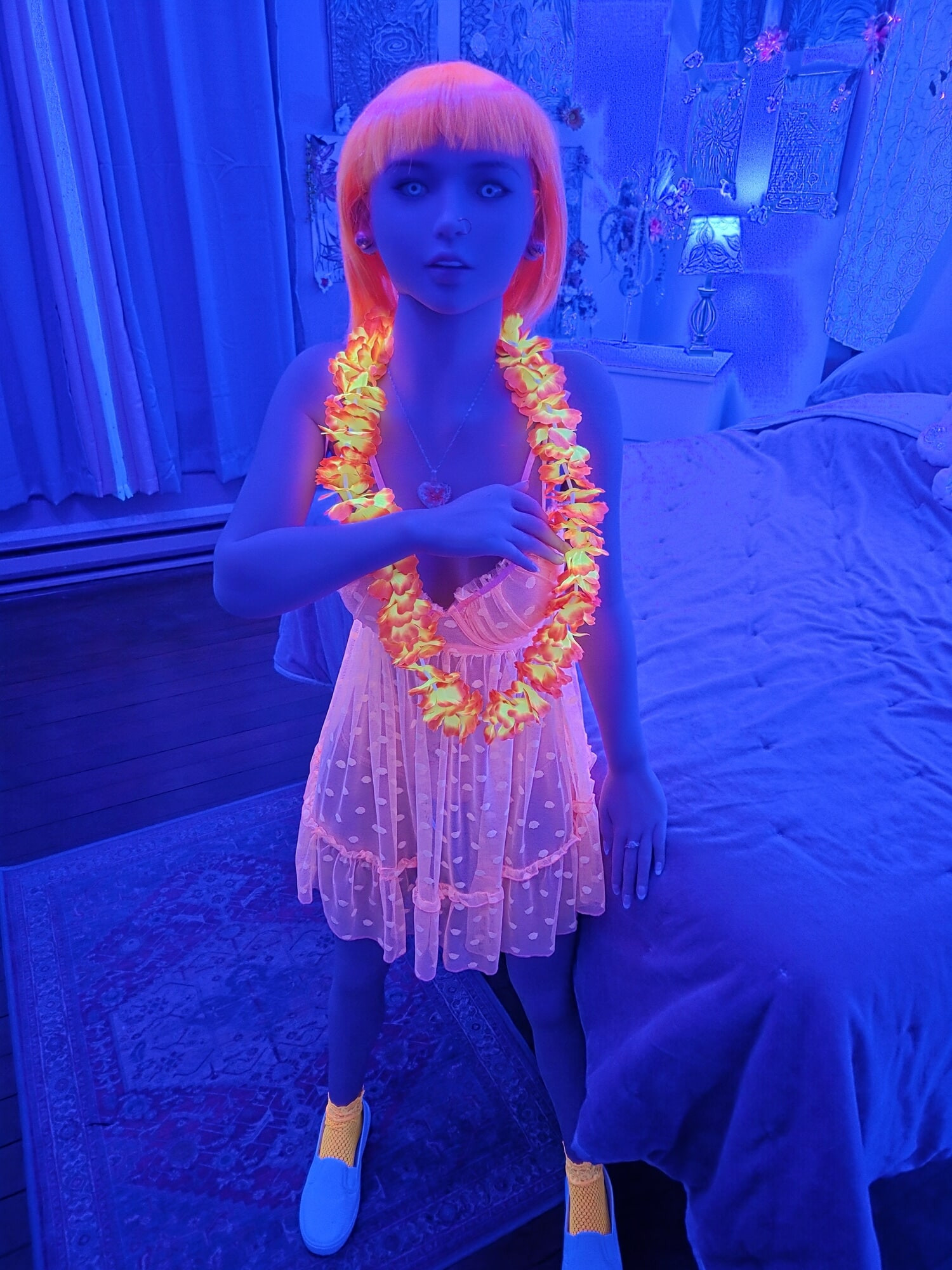 Amber's Blacklight! #4