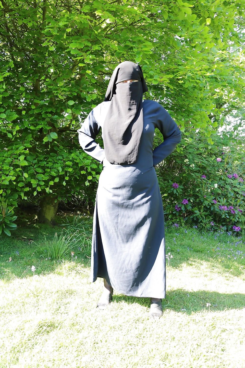 Muslim Burqa Niqab suspenders Outdoors Flashing  #19