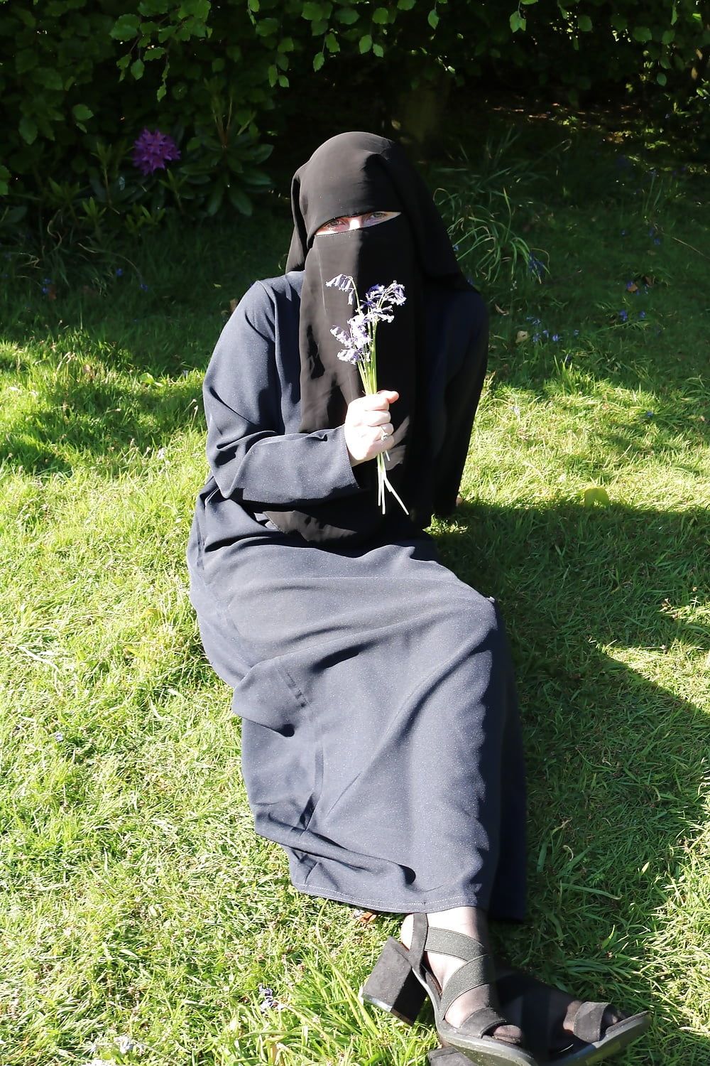 Muslim Burqa Niqab suspenders Outdoors Flashing  #36