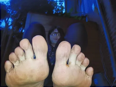 dirty feet saschalicious         