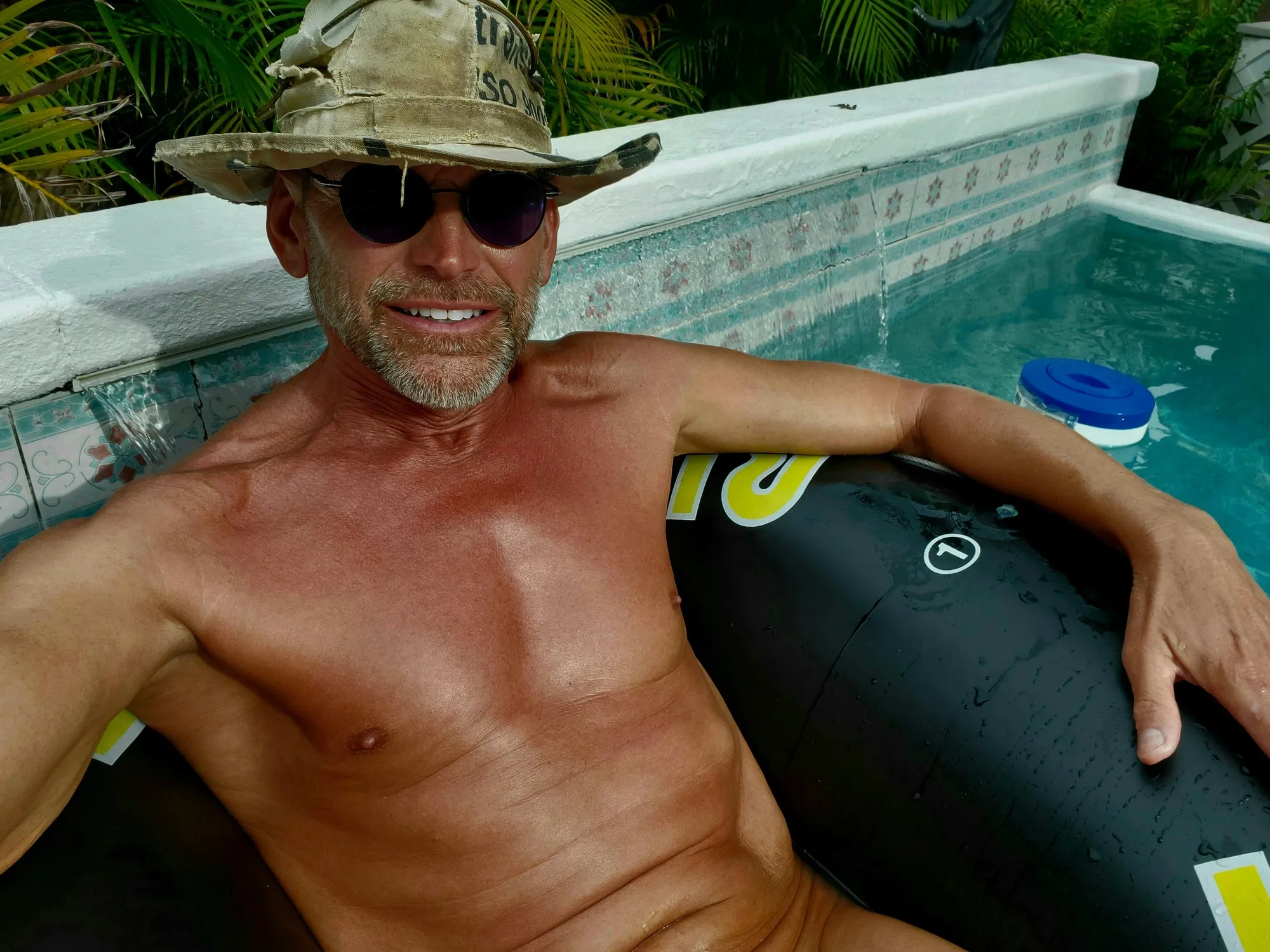 Naked in the Pool in Key West - 12 Pics | xHamster