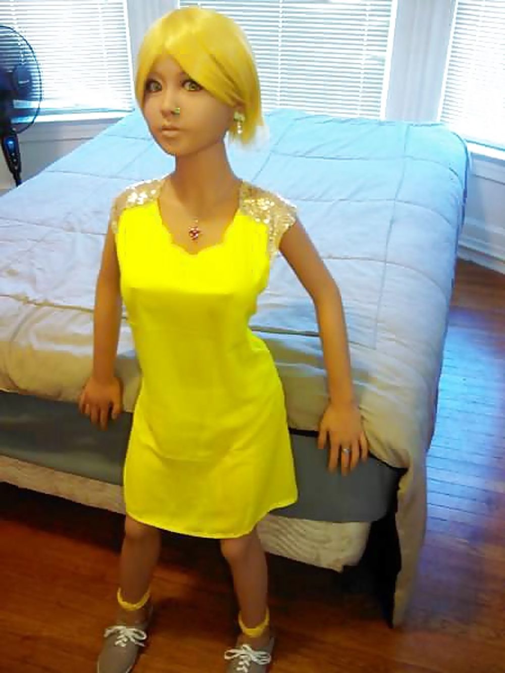 Nina&#039;s yellow dress