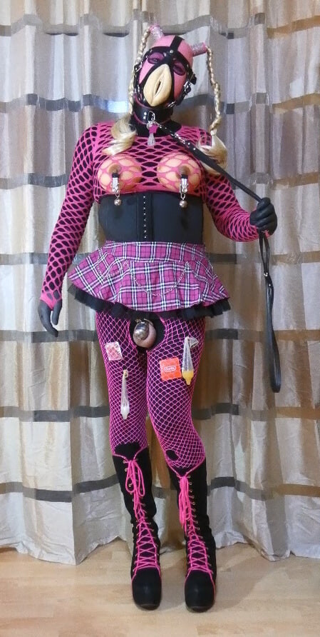 Monique with cuntmask #3
