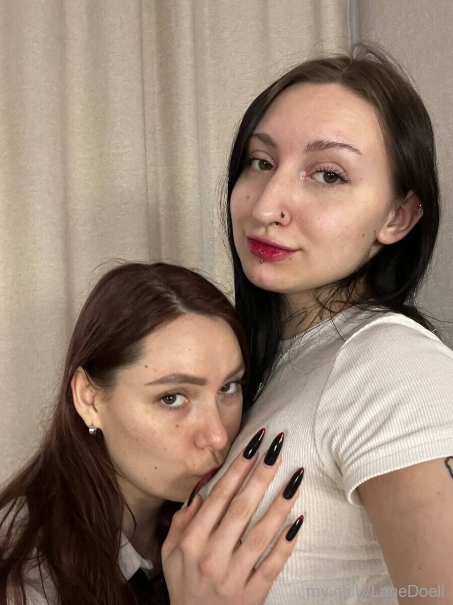 Hild ​​and ​​Blair Free Photos #26